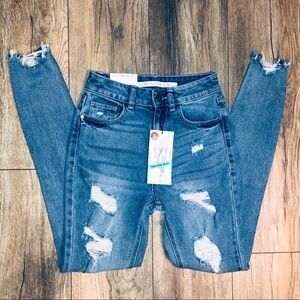 NWT Tinseltown Distressed High Rise The Mom Skinny Jeans Size 25